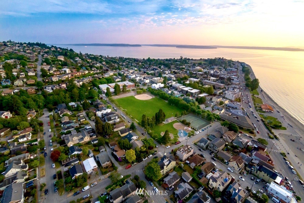 2771 59th Avenue Southwest Seattle, WA 98116 - Photo 20 of 23 a view of a city