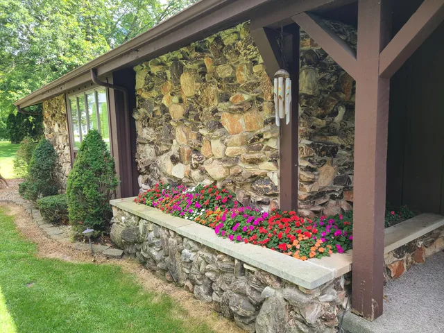 $400,500 | 114 East Jersey Street, Hanna, IN 46340