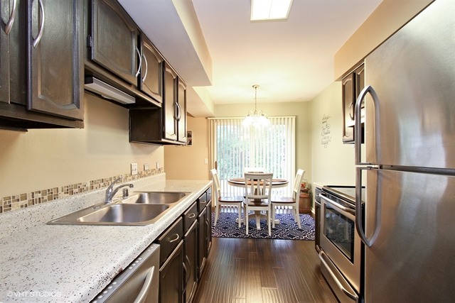 420 St Johns Road, Unit E Woodstock, IL 60098 - Photo 5 of 10