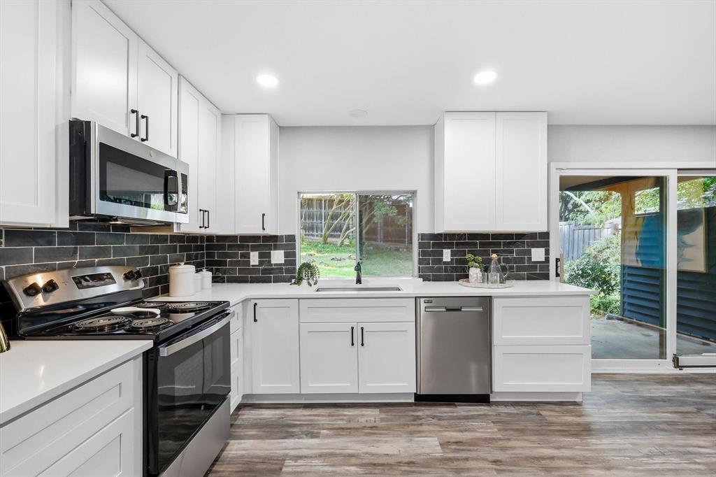 413 Rochelle Boulevard Irving, TX 75062 - Photo 10 of 38
