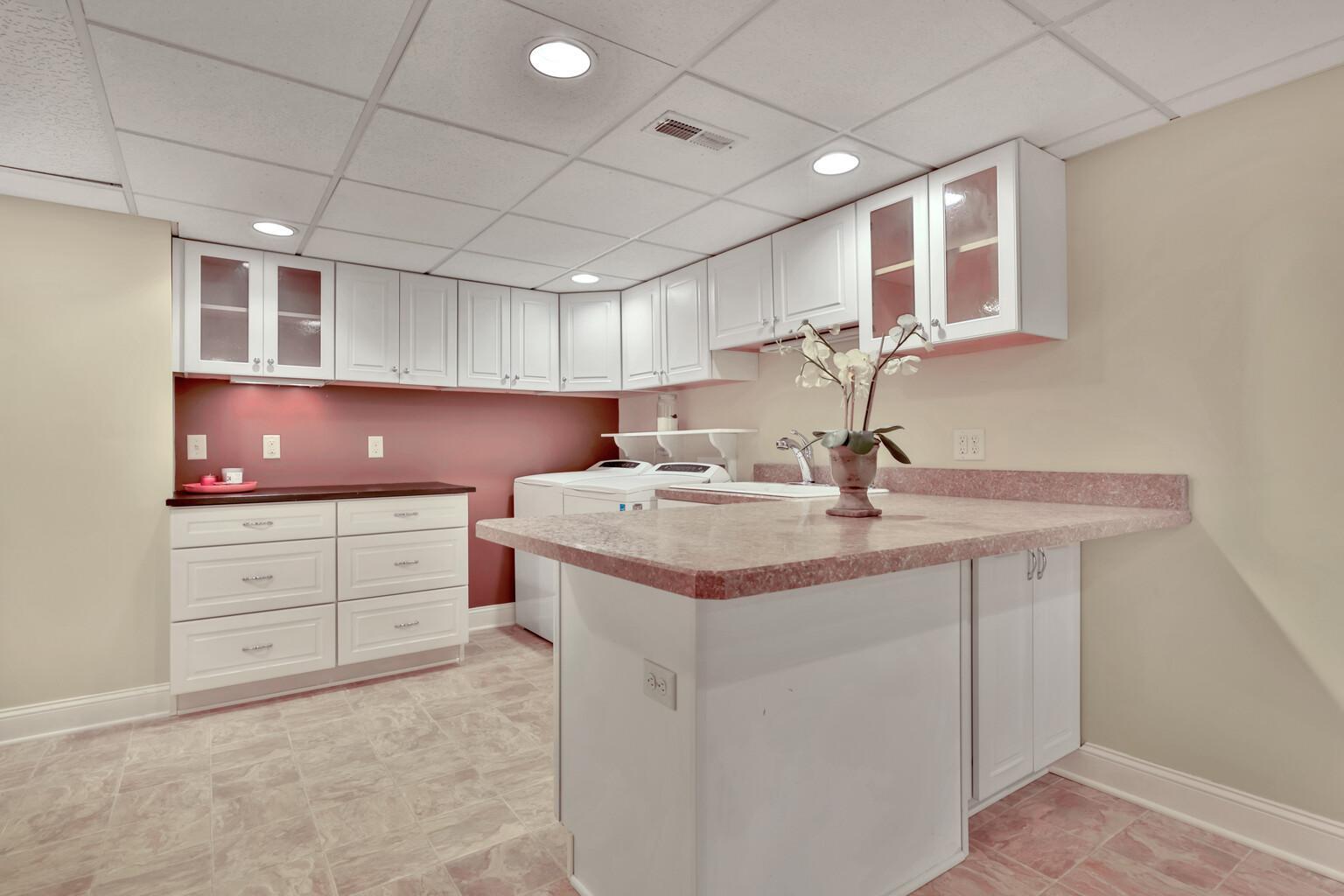 8264 Kingslee Road Bloomington, MN 55438 - Photo 27 of 38 Gallery Image 27