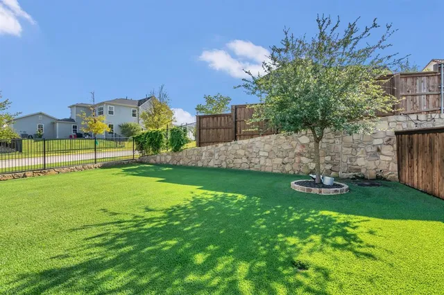 $585,000 | 1920 Crescent Street, Fort Worth, TX 76008