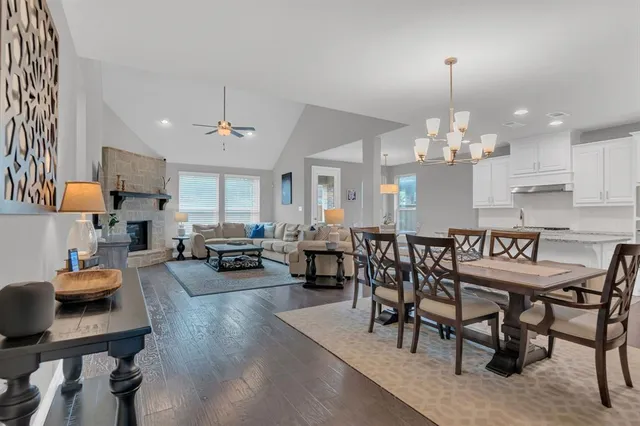 $585,000 | 1920 Crescent Street, Fort Worth, TX 76008