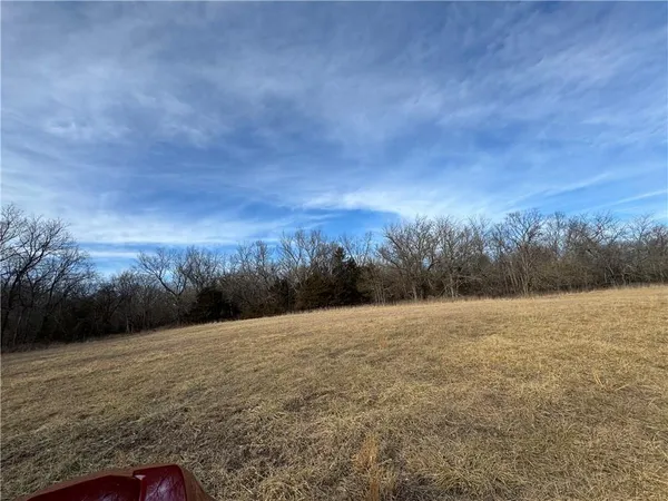 $850,000 | 10009 Northeast County Road 13004, Urich, MO 64788