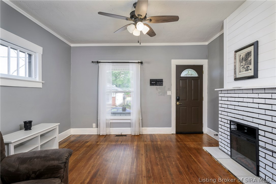 247 Clay Street New Albany, IN 47150 - Photo 3 of 37