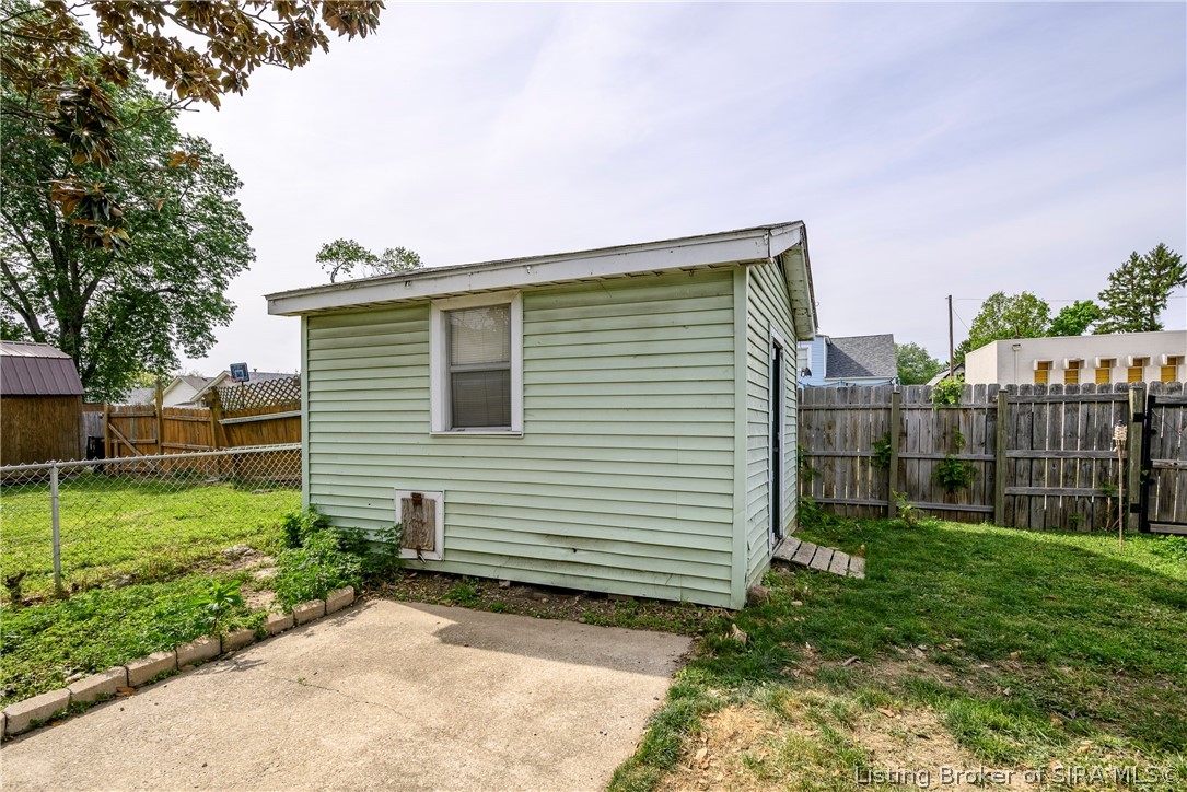 247 Clay Street New Albany, IN 47150 - Photo 33 of 37