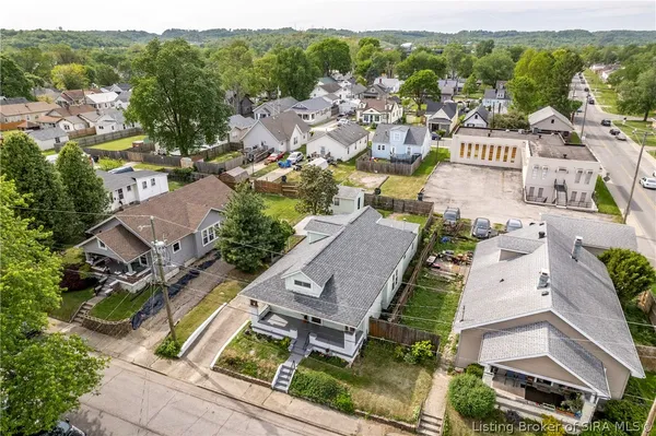 $240,000 | 247 Clay Street, New Albany, IN 47150