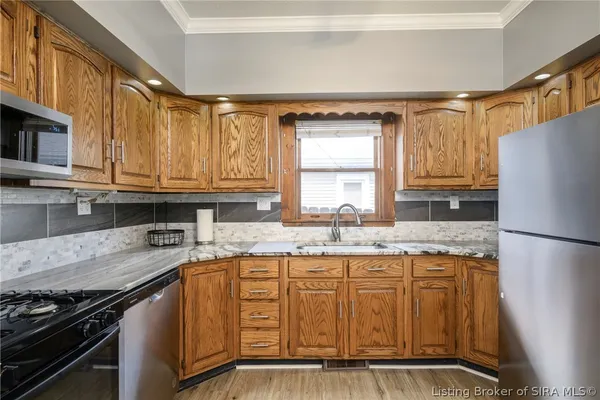 $240,000 | 247 Clay Street, New Albany, IN 47150