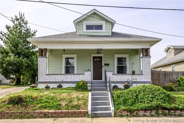 $240,000 | 247 Clay Street, New Albany, IN 47150