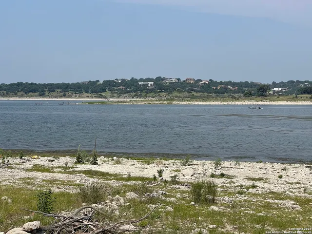 $262,690 | 2184 Lakeshore Drive, Canyon Lake, TX 78133