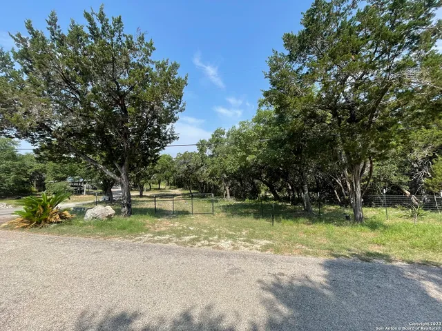 $262,690 | 2184 Lakeshore Drive, Canyon Lake, TX 78133
