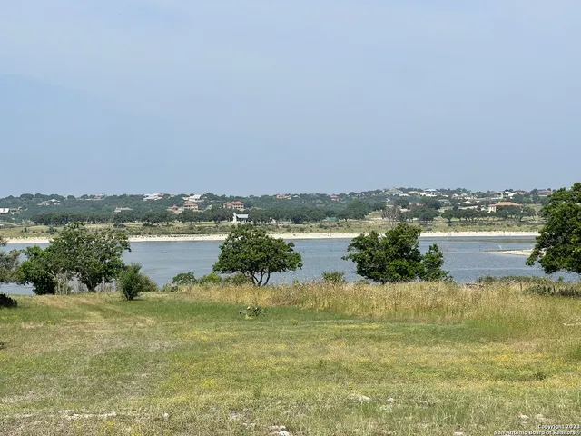 $262,690 | 2184 Lakeshore Drive, Canyon Lake, TX 78133