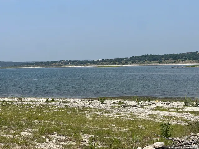 $262,690 | 2184 Lakeshore Drive, Canyon Lake, TX 78133