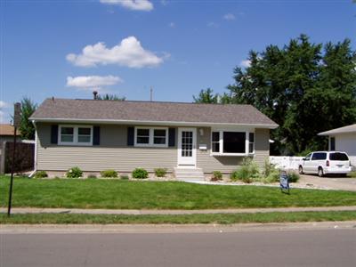 724 Middle Road Camanche, IA 52730 - Photo 1 of 8 Gallery Image 1