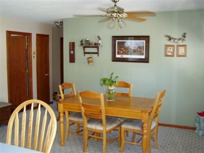 724 Middle Road Camanche, IA 52730 - Photo 4 of 8 Gallery Image 4