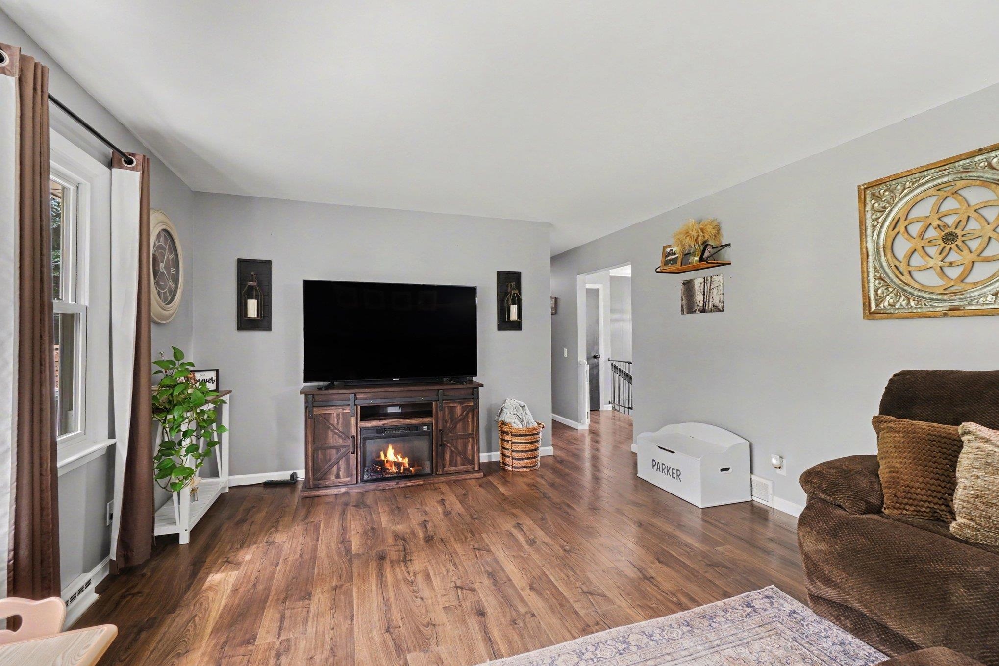 4380 South Crawford Road Mount Pleasant, MI 48858 - Photo 3 of 24 1947884-28b23bb1-5ea0-4f05-a1df-6de492b77a88.JPG