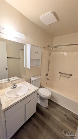 $950 | 6288 Hamilton Bridge Road, Unit 204, Milton, FL 32570