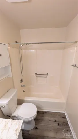 $950 | 6288 Hamilton Bridge Road, Unit 204, Milton, FL 32570