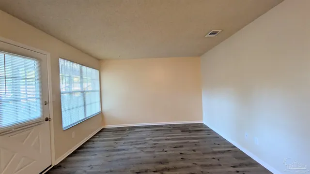 $950 | 6288 Hamilton Bridge Road, Unit 204, Milton, FL 32570