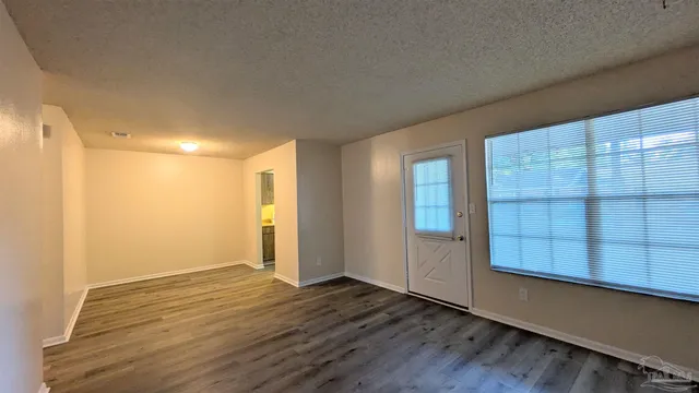 $950 | 6288 Hamilton Bridge Road, Unit 204, Milton, FL 32570