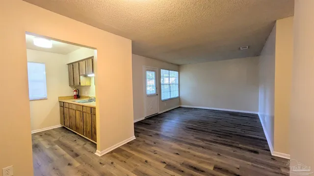 $950 | 6288 Hamilton Bridge Road, Unit 204, Milton, FL 32570