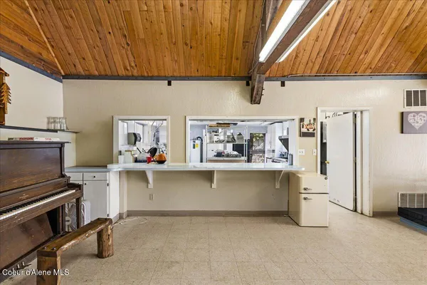 $2,100,000 | 8072 West Radmer Road, Rathdrum, ID 83858