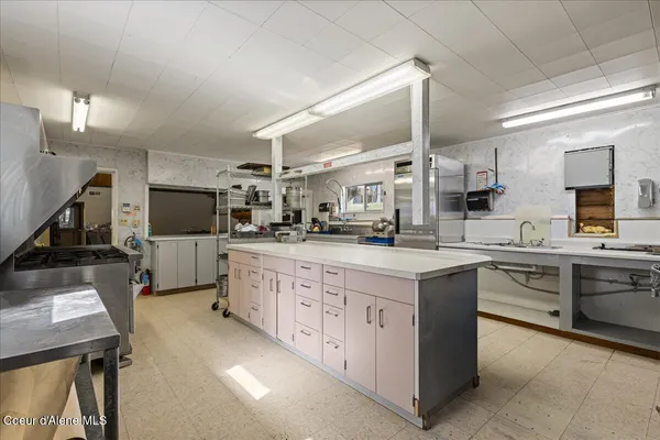 $2,100,000 | 8072 West Radmer Road, Rathdrum, ID 83858