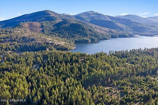 $2,100,000 | 8072 West Radmer Road, Rathdrum, ID 83858