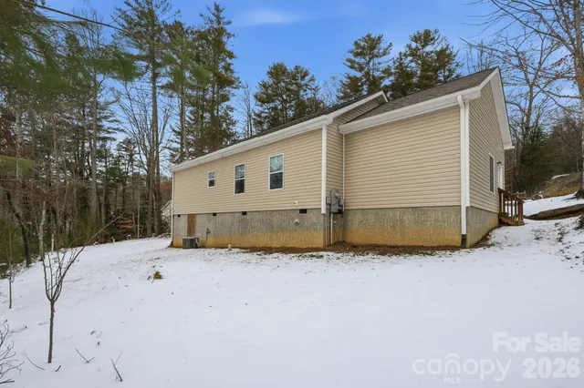 $375,000 | 138 Lone Eagle Lane, Hendersonville, NC 28739