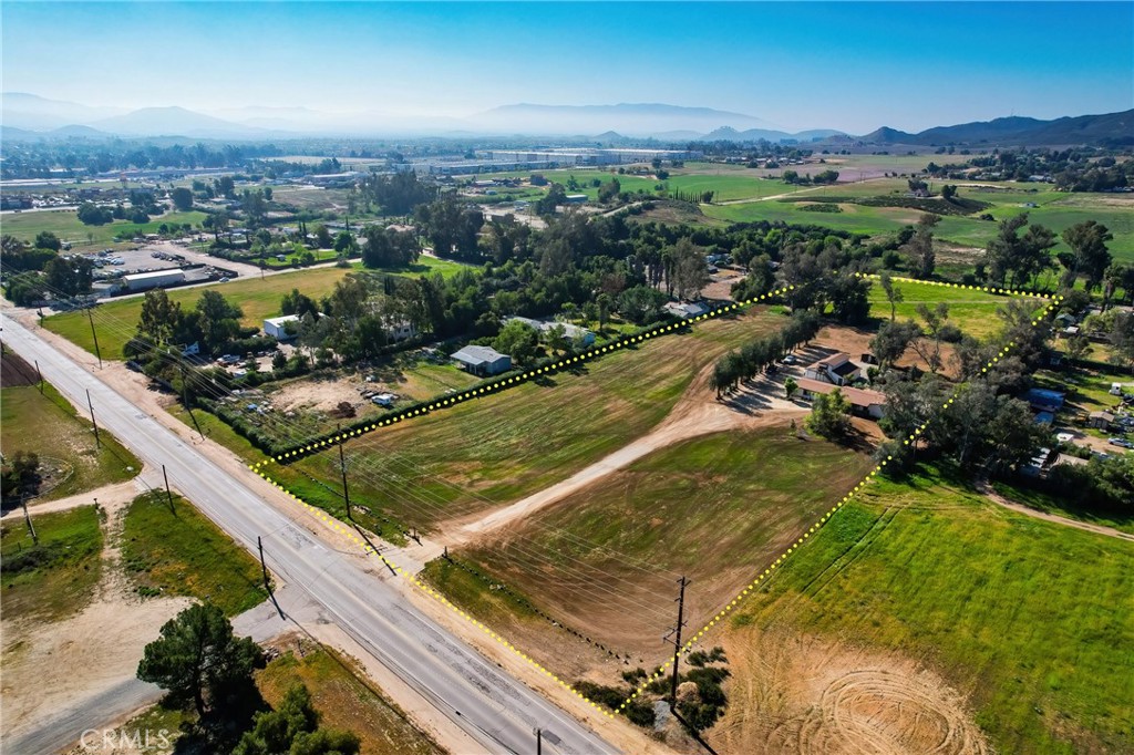 27355 Scott Road Menifee, CA 92584 - Photo 7 of 16 a view of a tennis court