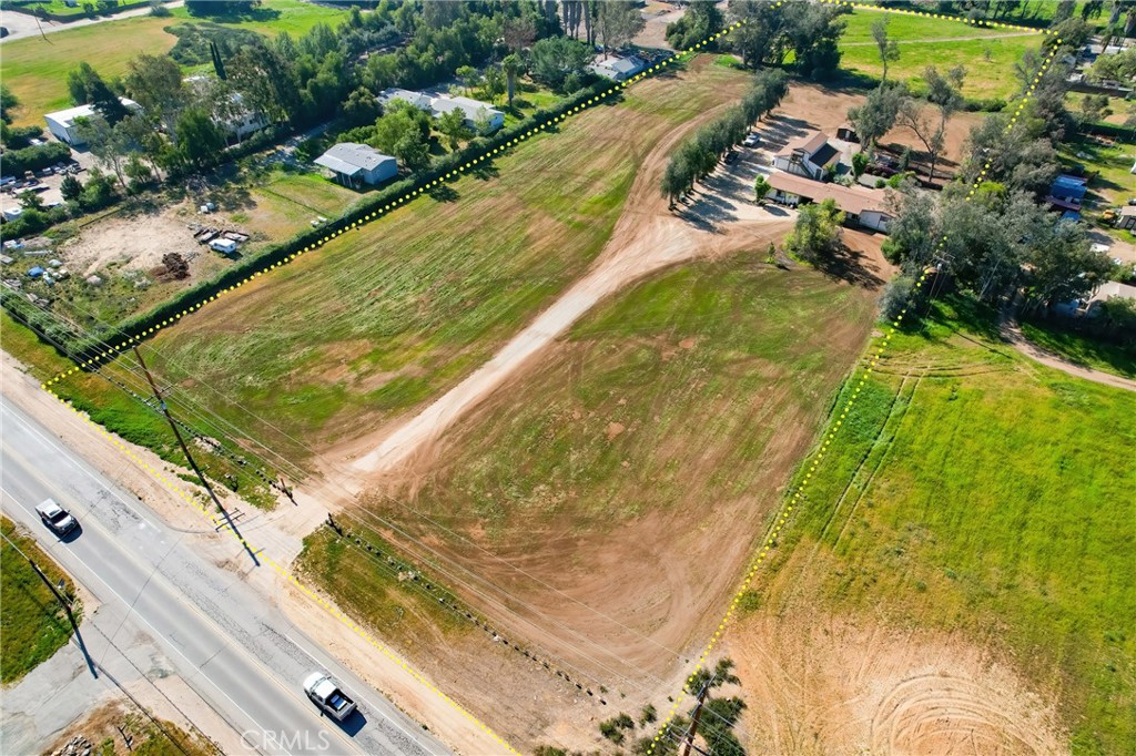 27355 Scott Road Menifee, CA 92584 - Photo 8 of 16 a view of swimming pool with a yard