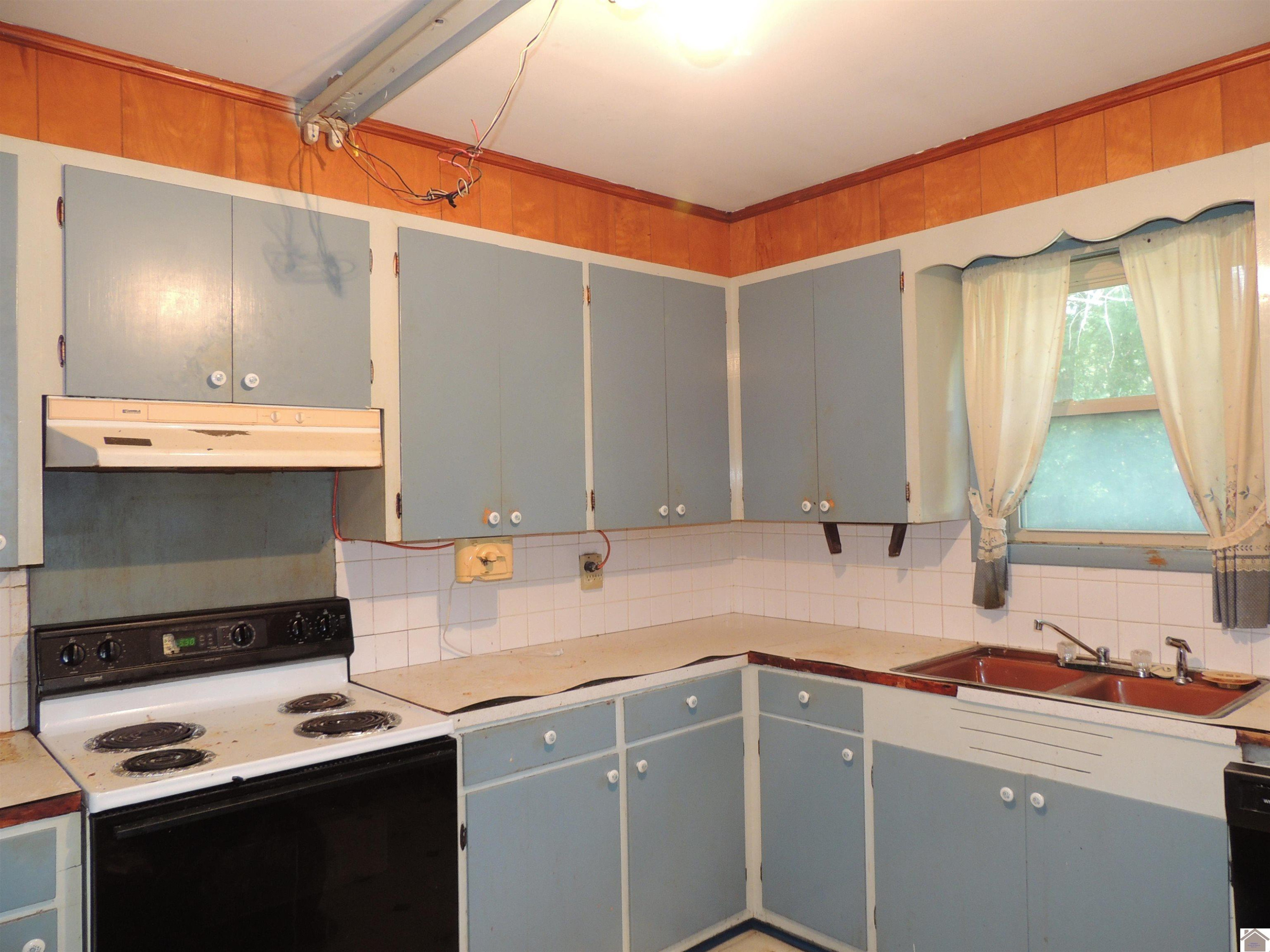 616 Stewart Road Wingo, KY 42088 - Photo 5 of 19 KITCHEN