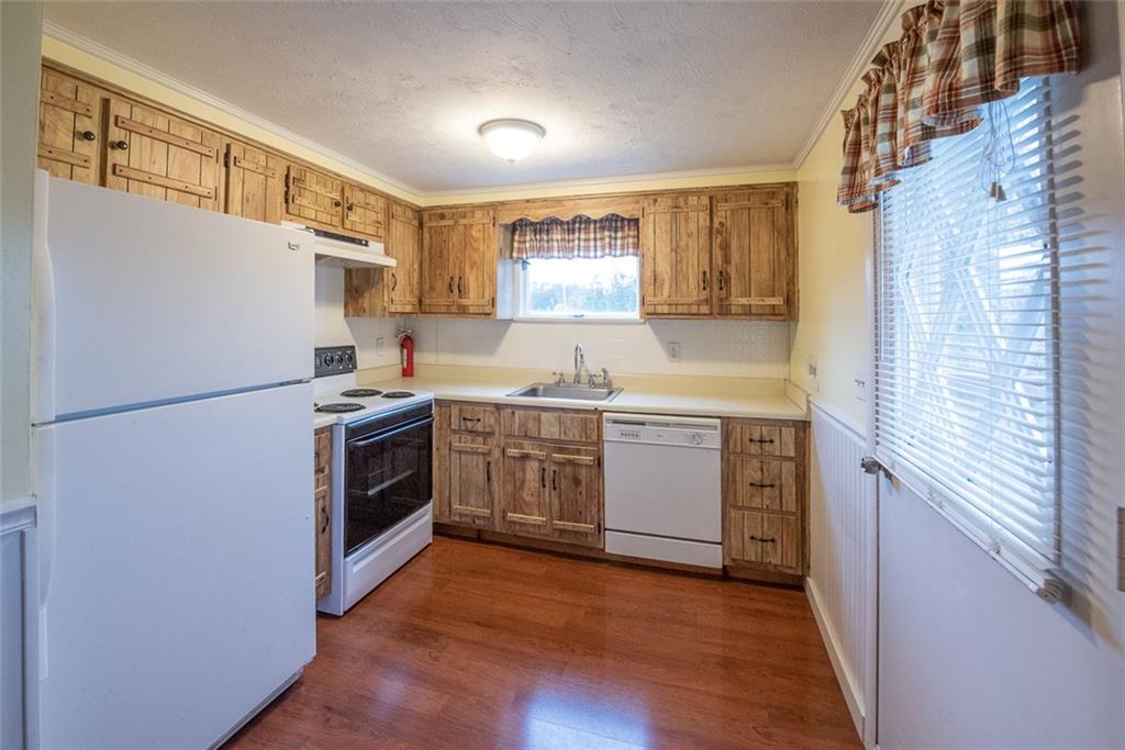 103 Frogtown Road New Alexandria, PA 15670 - Photo 4 of 23 Kitchen measures 18x8!