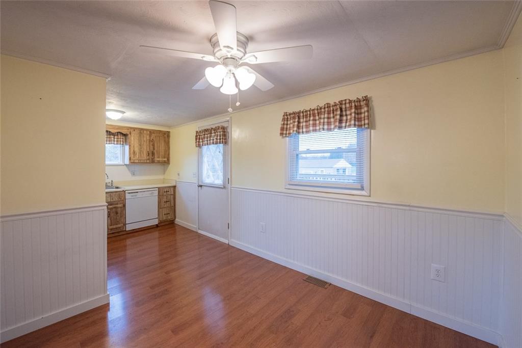 103 Frogtown Road New Alexandria, PA 15670 - Photo 5 of 23 Room for a little breakfast table!