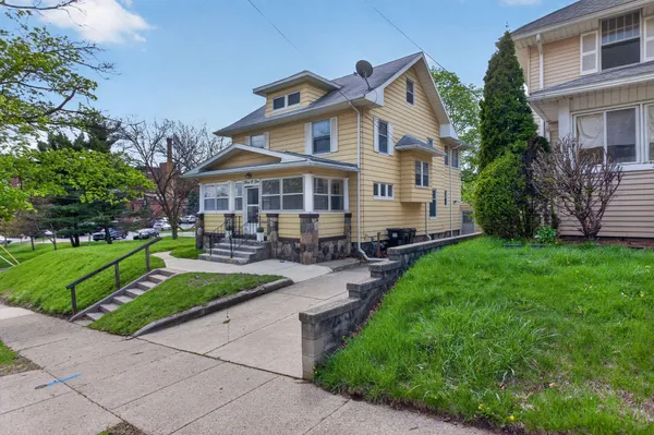 $229,000 | 302 Ellery Avenue, Jackson, MI 49201