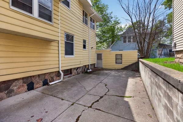 $229,000 | 302 Ellery Avenue, Jackson, MI 49201