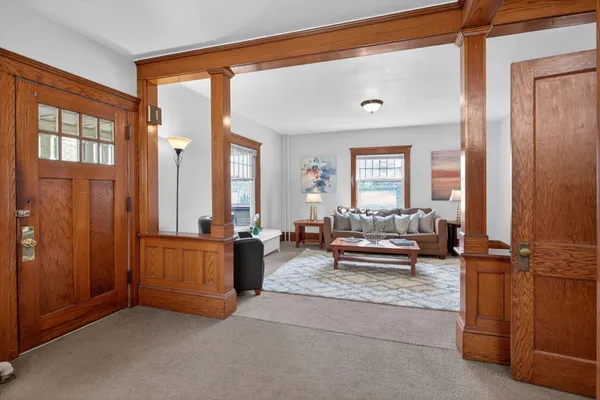 $229,000 | 302 Ellery Avenue, Jackson, MI 49201