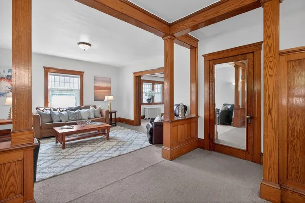 $229,000 | 302 Ellery Avenue, Jackson, MI 49201