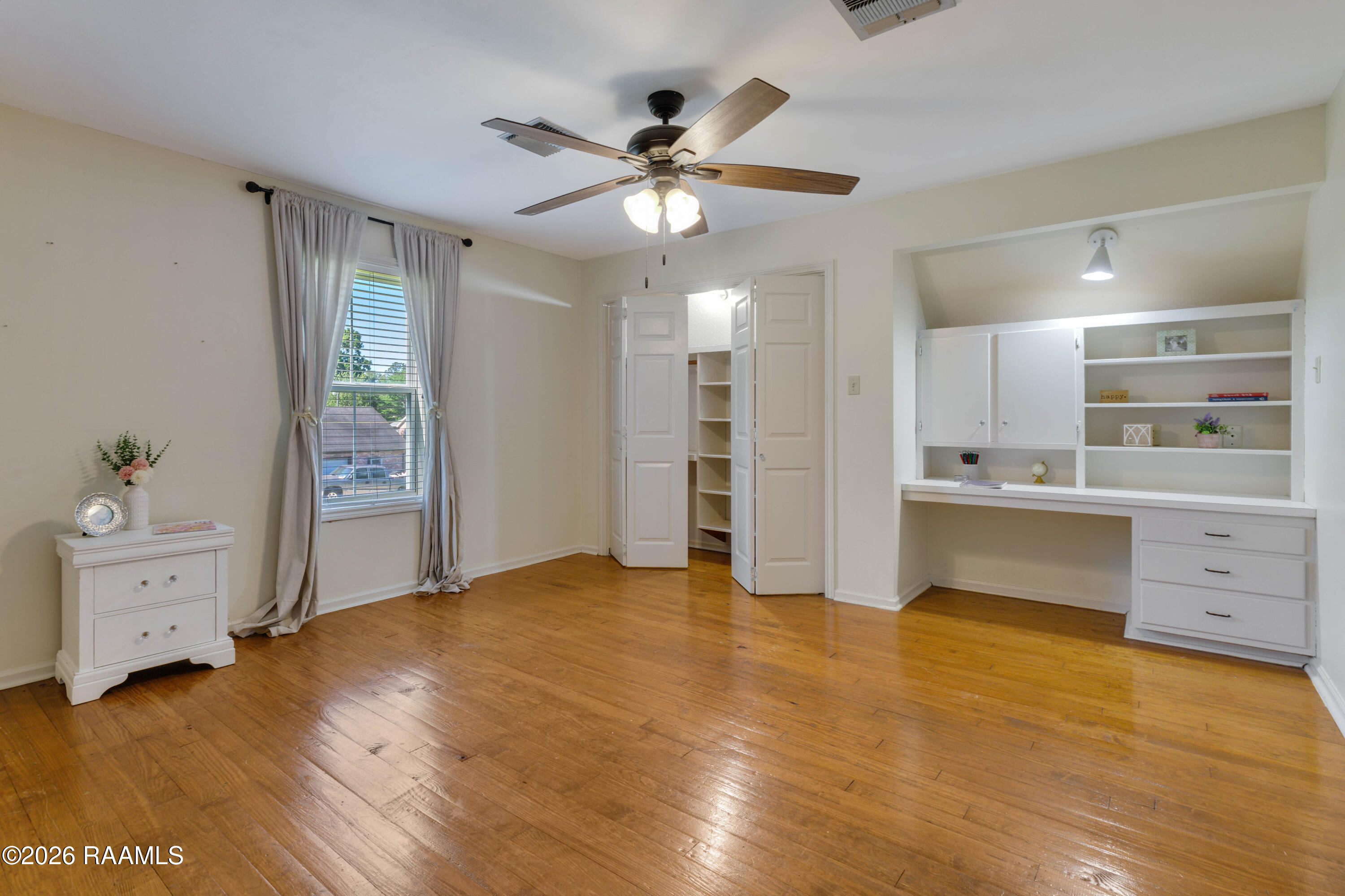 708 Kyle Landry Road New Iberia, LA 70563 - Photo 22 of 30 Upstairs Bedroom 1