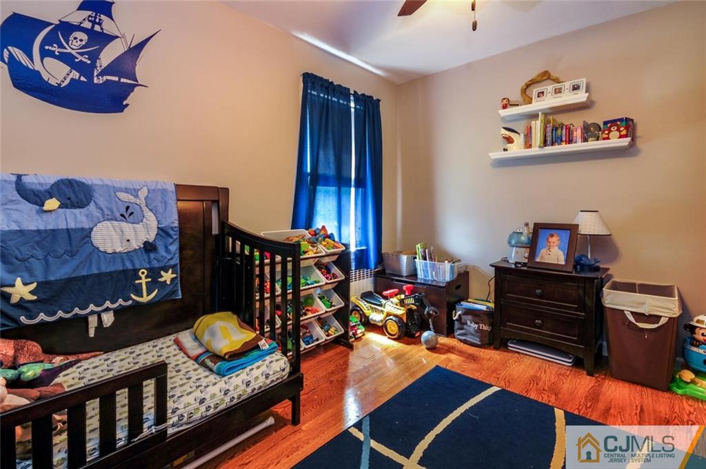 988 Clark Road North Brunswick, NJ 08902 - Photo 13 of 25 a living room with furniture