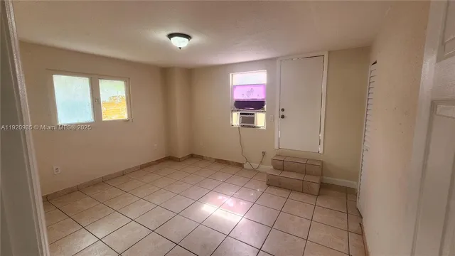 $3,200 | 829 Southwest 3rd Street, Miami, FL 33130