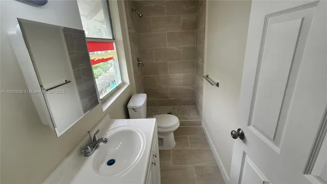 $3,200 | 829 Southwest 3rd Street, Miami, FL 33130