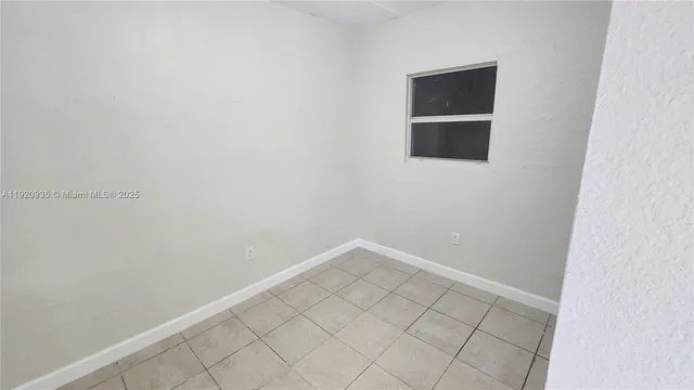 $3,200 | 829 Southwest 3rd Street, Miami, FL 33130