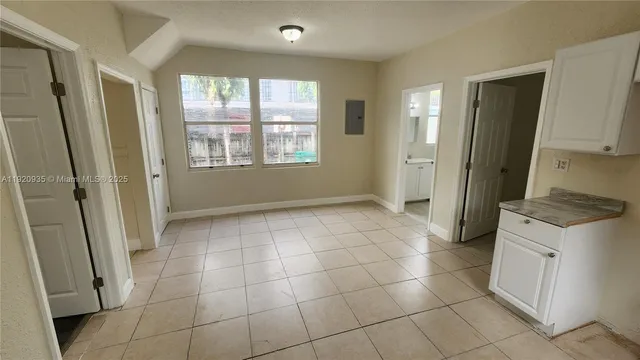 $3,200 | 829 Southwest 3rd Street, Miami, FL 33130