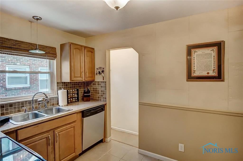 4210 Garrison Road Toledo, OH 43613 - Photo 15 of 36 Gallery Image 15