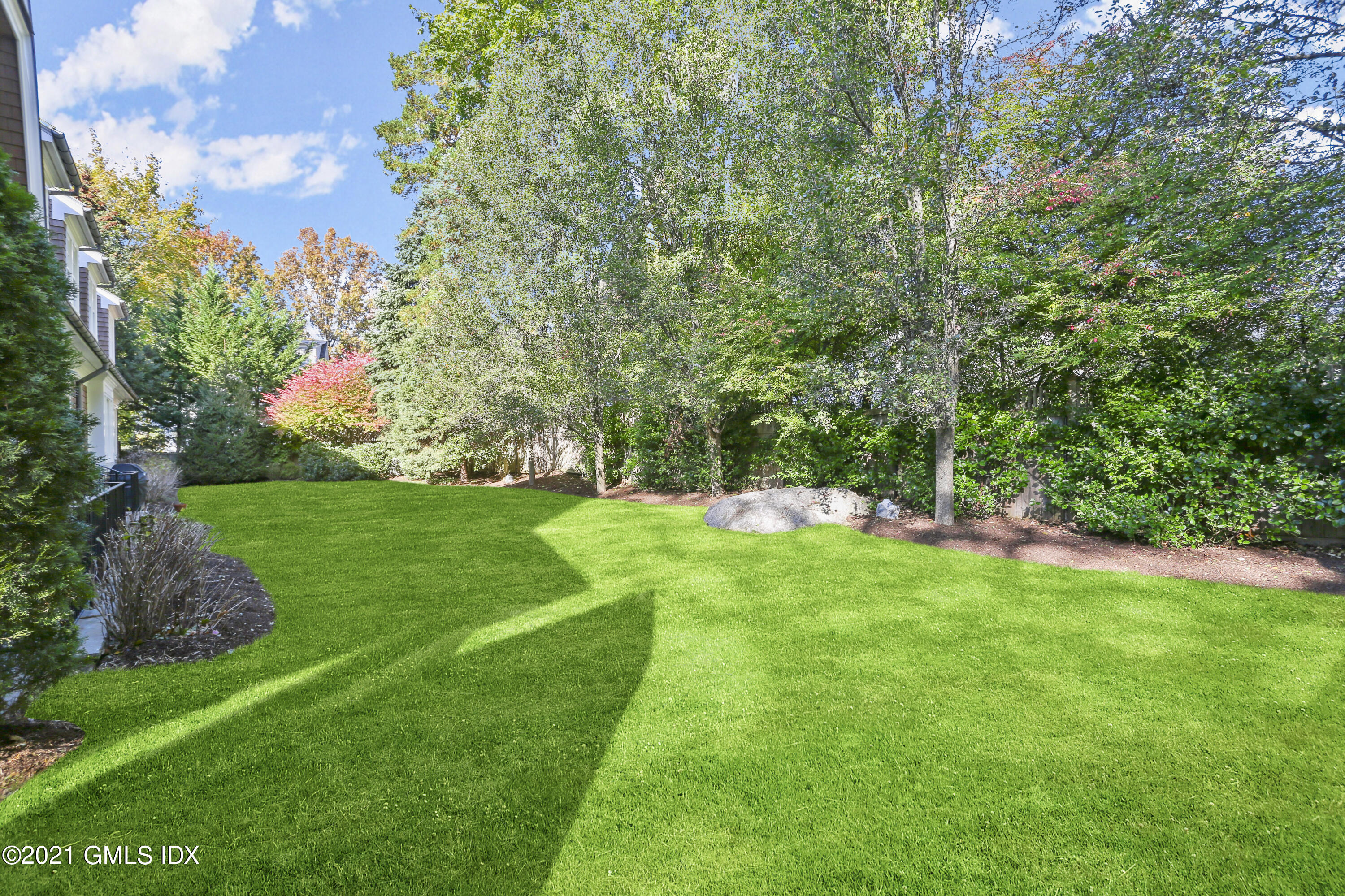 222 Riverside Avenue Riverside, CT 06878 - Photo 4 of 61 222 Riverside Ave outside