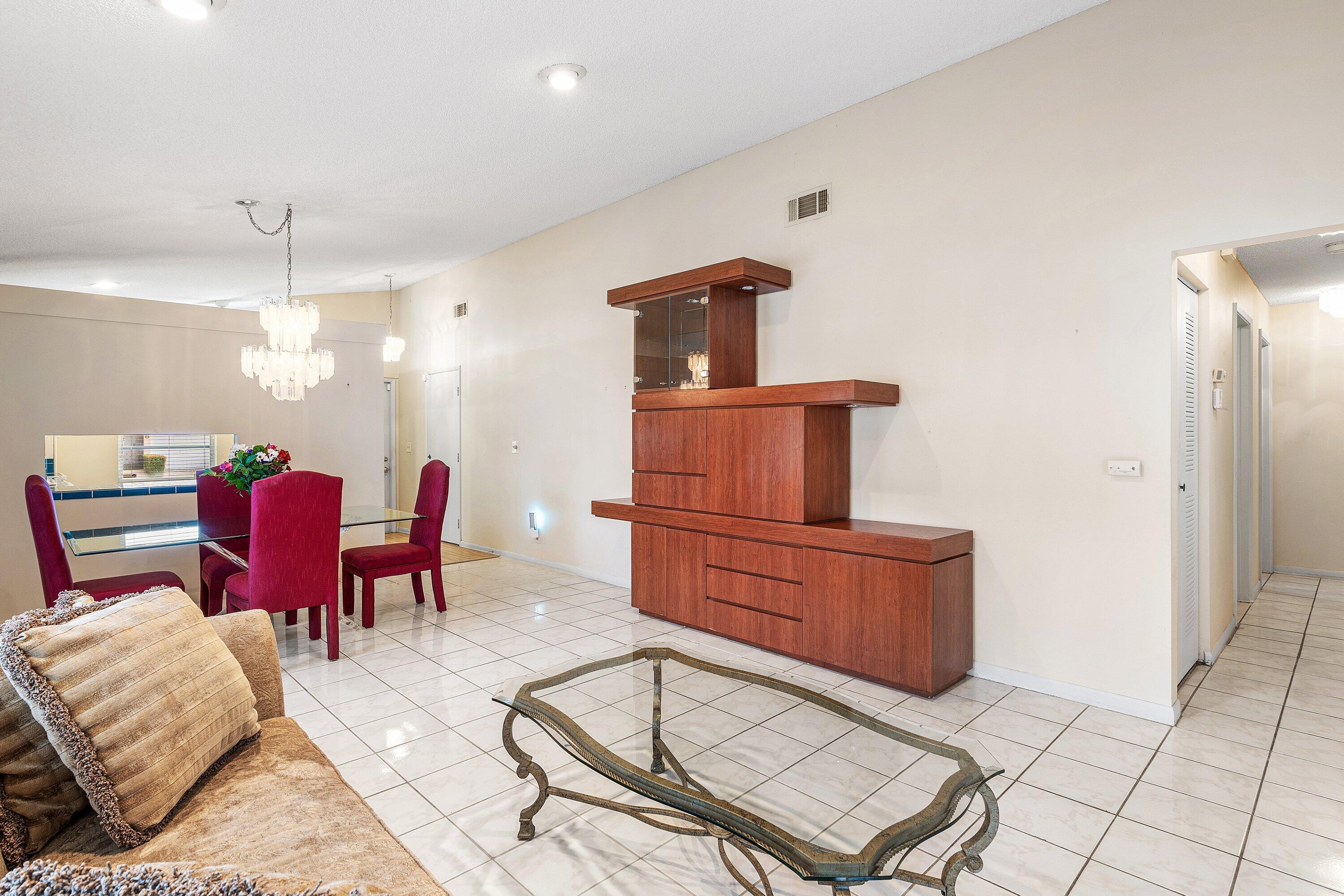 8077 Springtree Road Boca Raton, FL 33496 - Photo 11 of 35 LIVING ROOM