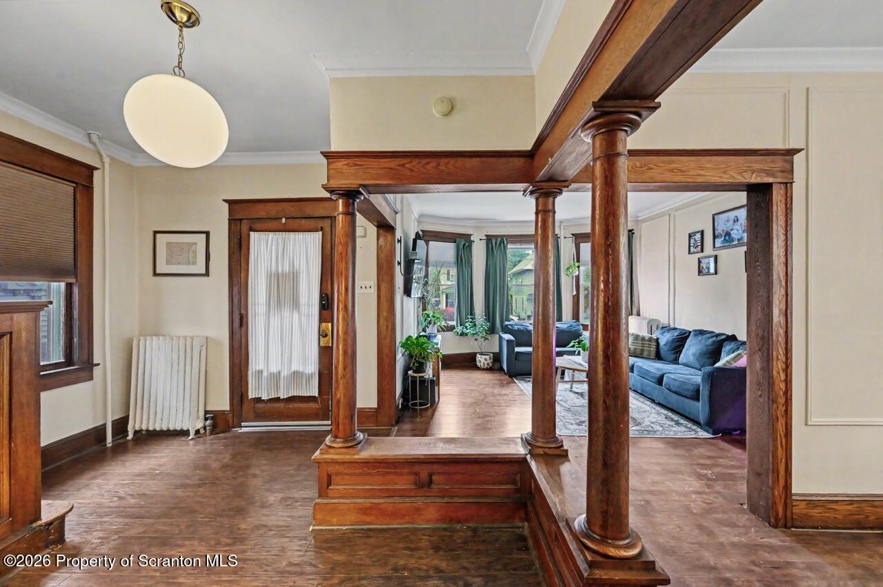 933 Fisk Street Scranton, PA 18509 - Photo 4 of 63 Foyer