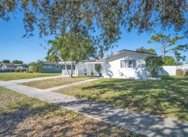 $3,900 | 3811 Northwest 6th Place, Lauderhill, FL 33311