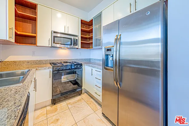 $648,000 | 620 South Gramercy Place, Unit 415, Los Angeles, CA 90010